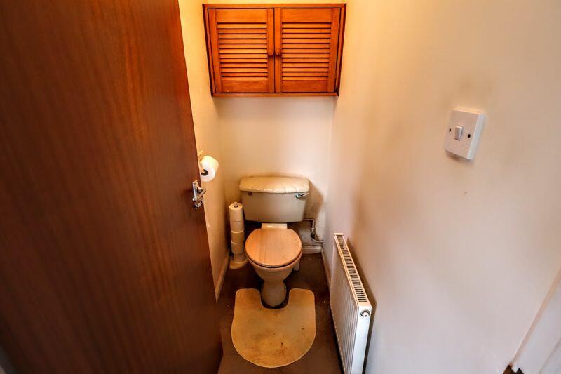 UPSTAIRS TOILET 