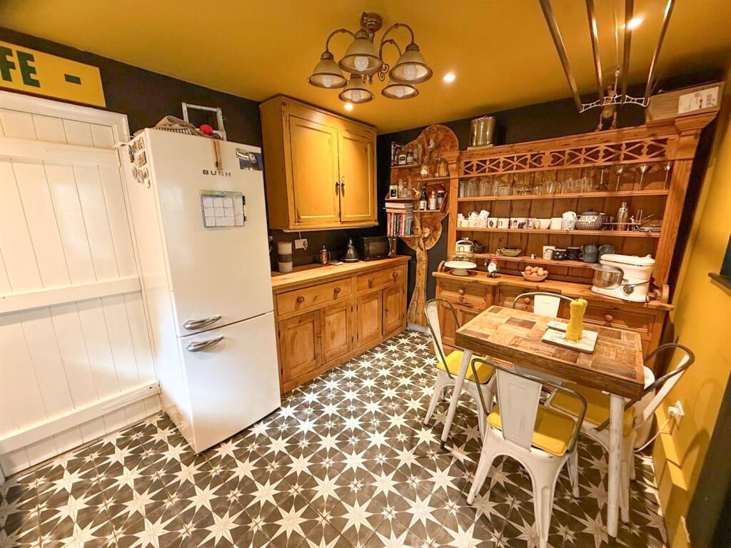 2 bed cottage, Silsden