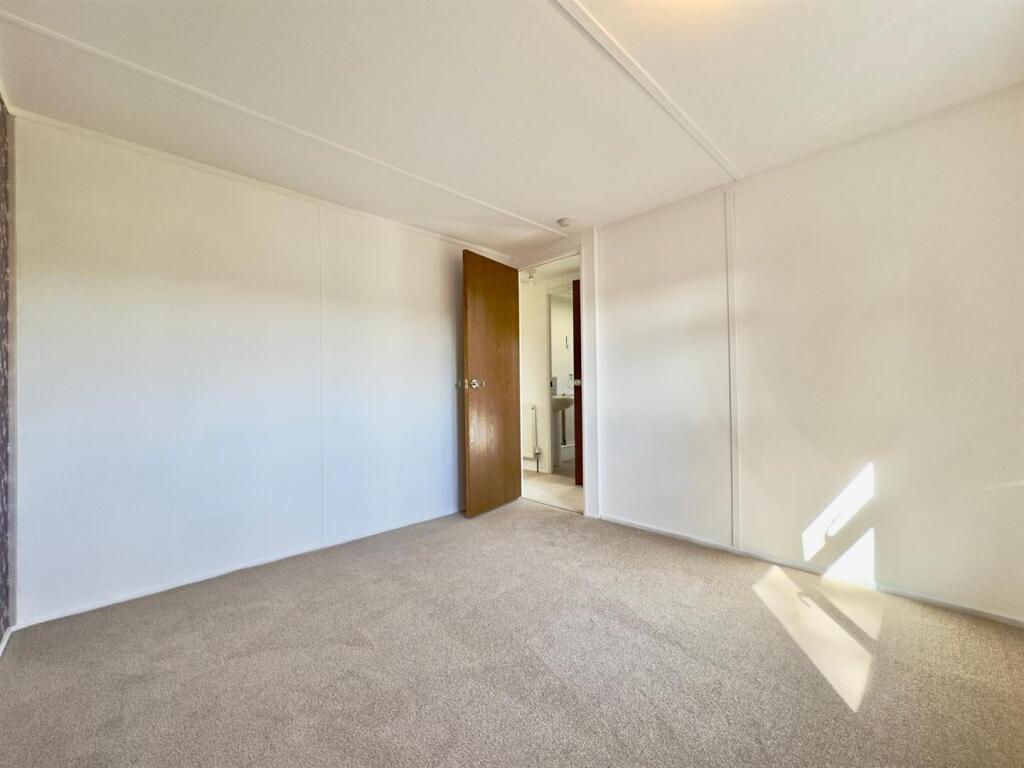 WhatsApp Image 2025-05-06 at 16.08.43 (9).jpeg