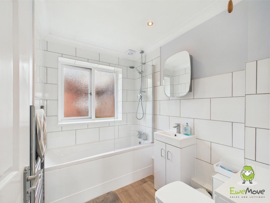 EweMove Estate Agents Basingstoke - Chaldon Green