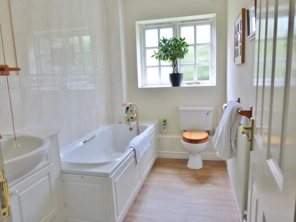 Old Ferry Road No 2 bath
