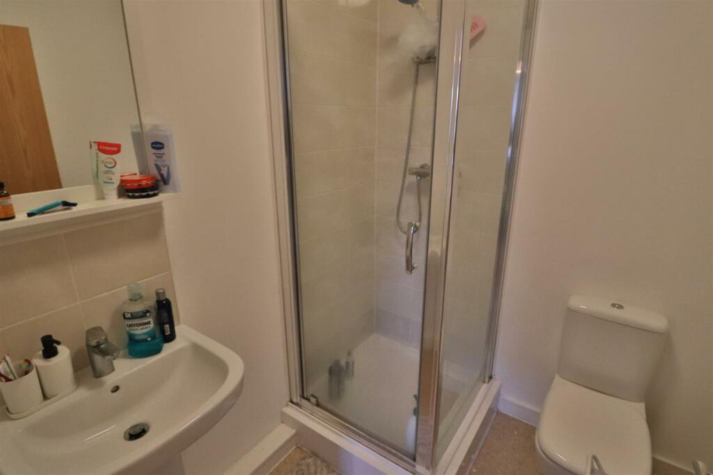 ENSUITE SHOWER ROOM