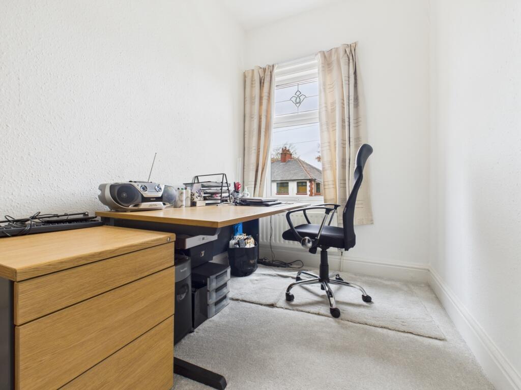 CAM03729G0-PR0166-STILL012