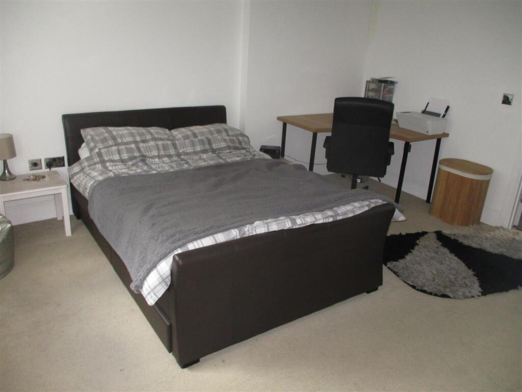 Bedroom.JPG