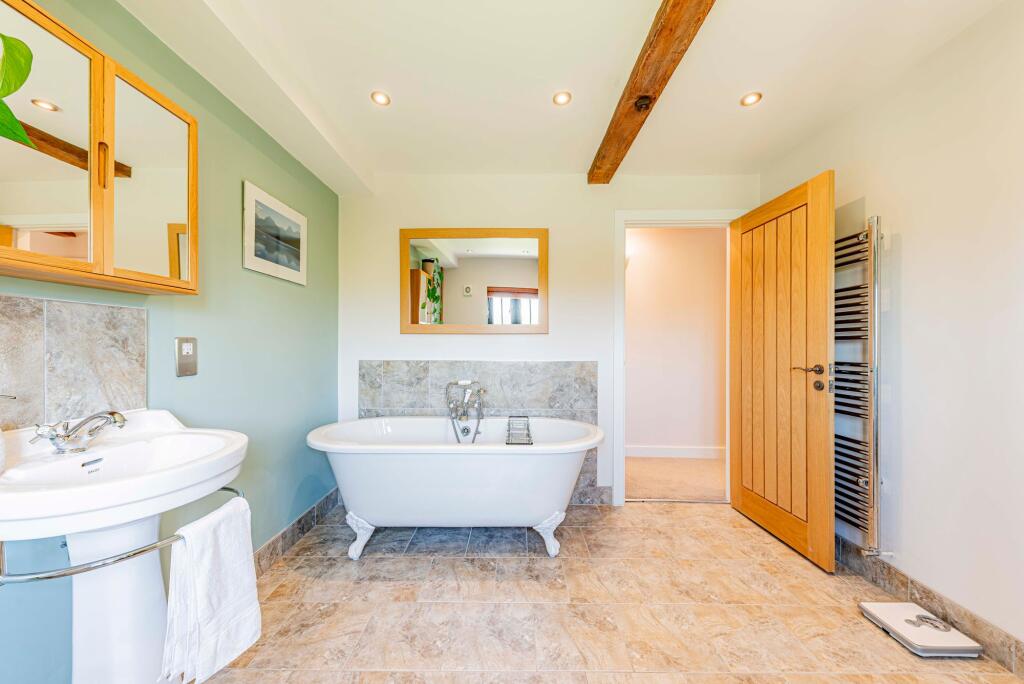 Family Bathroom (2)