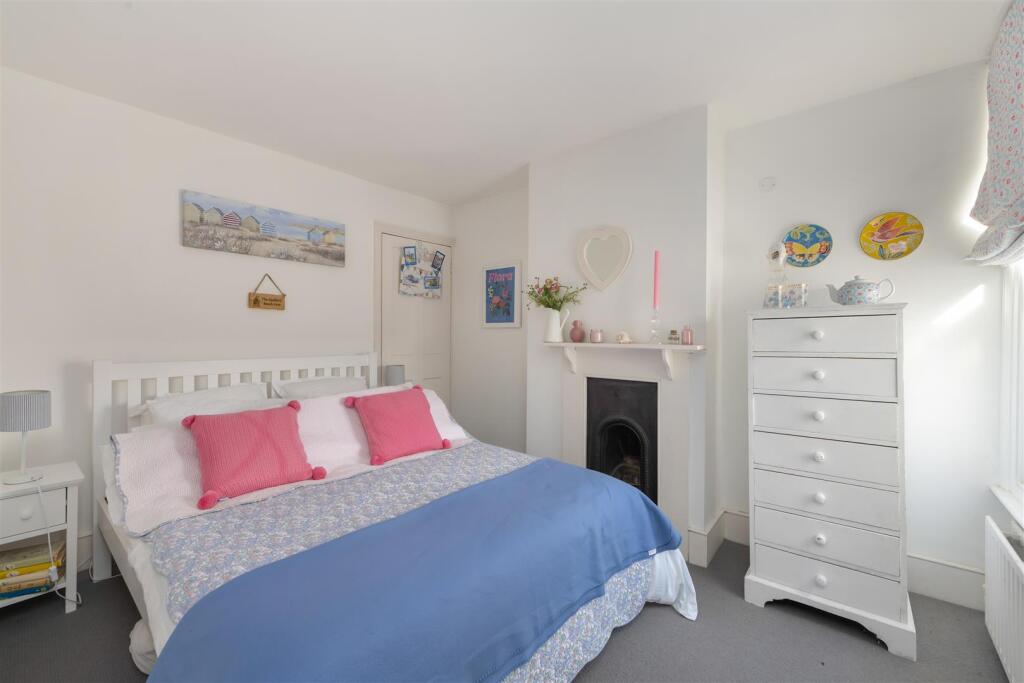 Island Wall, Whitstable