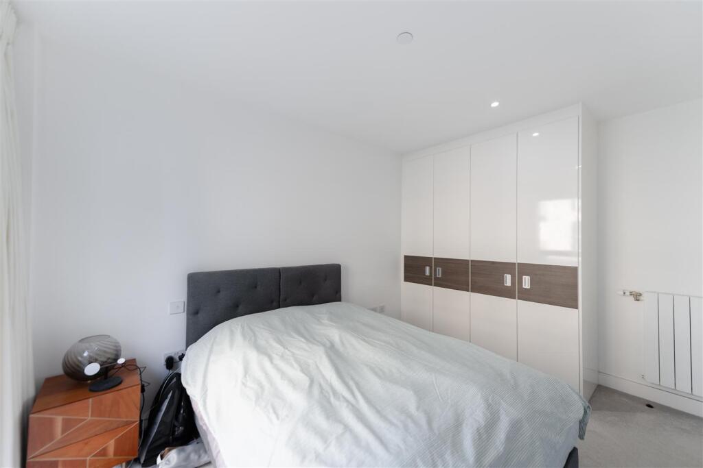 Master Bedroom            .jpg