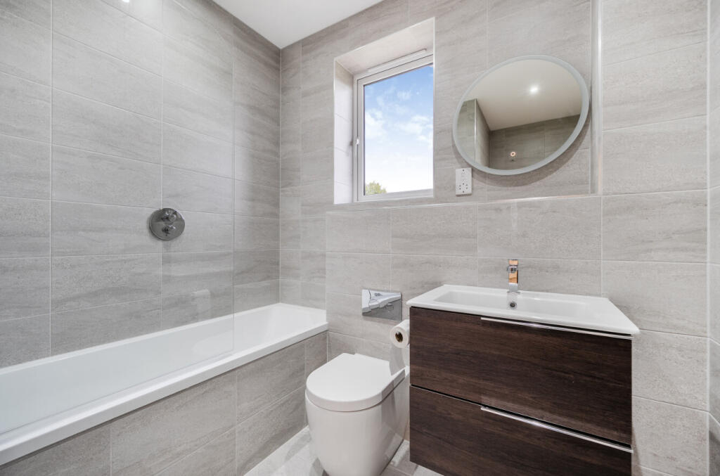 1372929-102-69023...