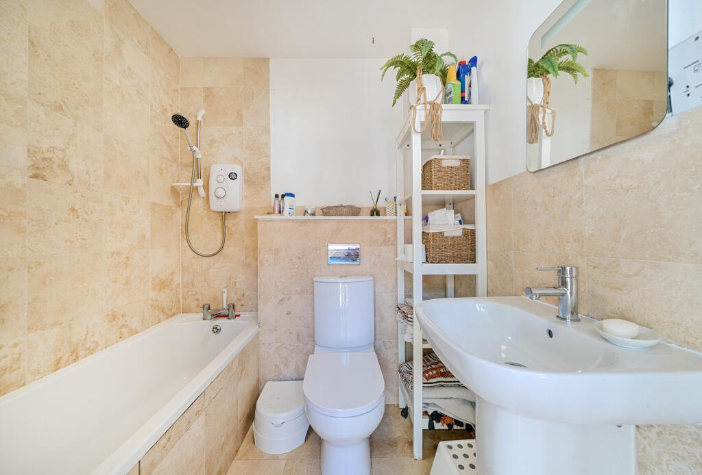 1298556-33-682f21...