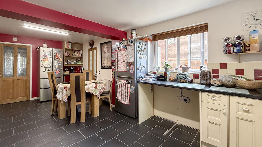 Kitchen/breakfast...