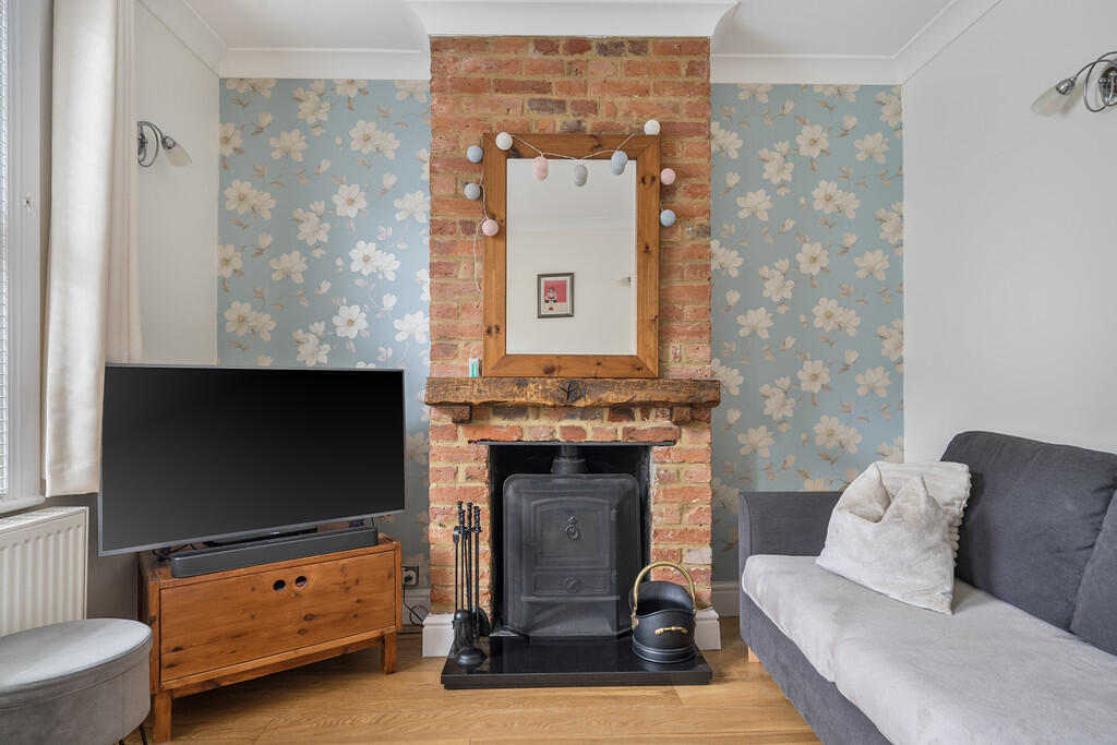 1326924-4-6879147...