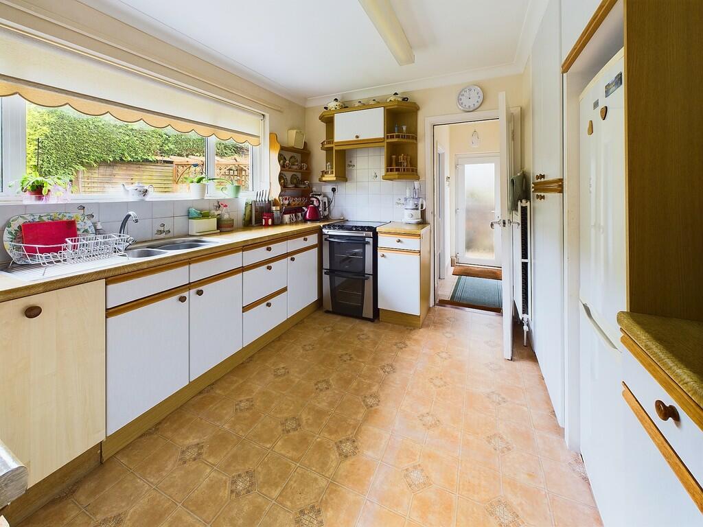 Kitchen b