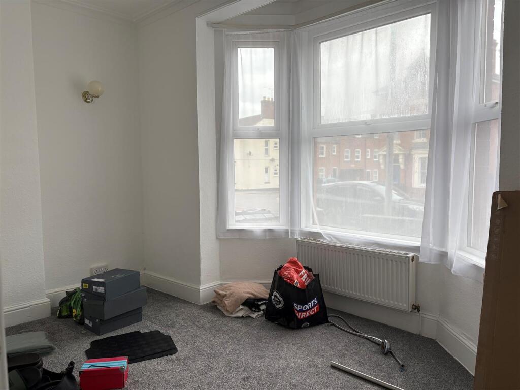 14b Badby Rd - Bed 2 (1).jpg