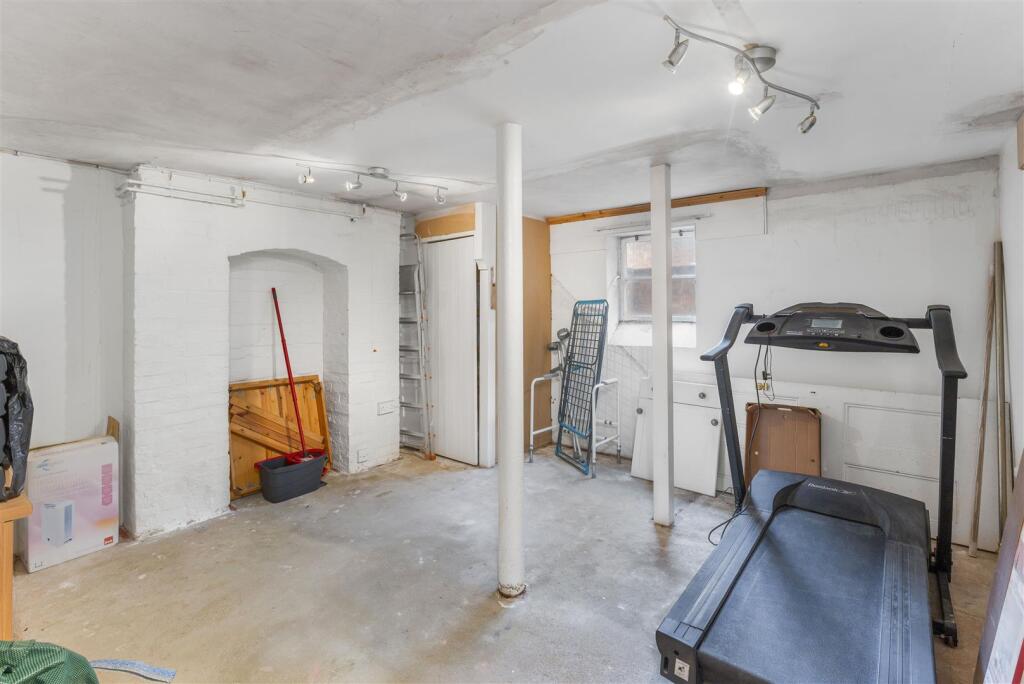 12 Crouch Street, Banbury-20.jpg