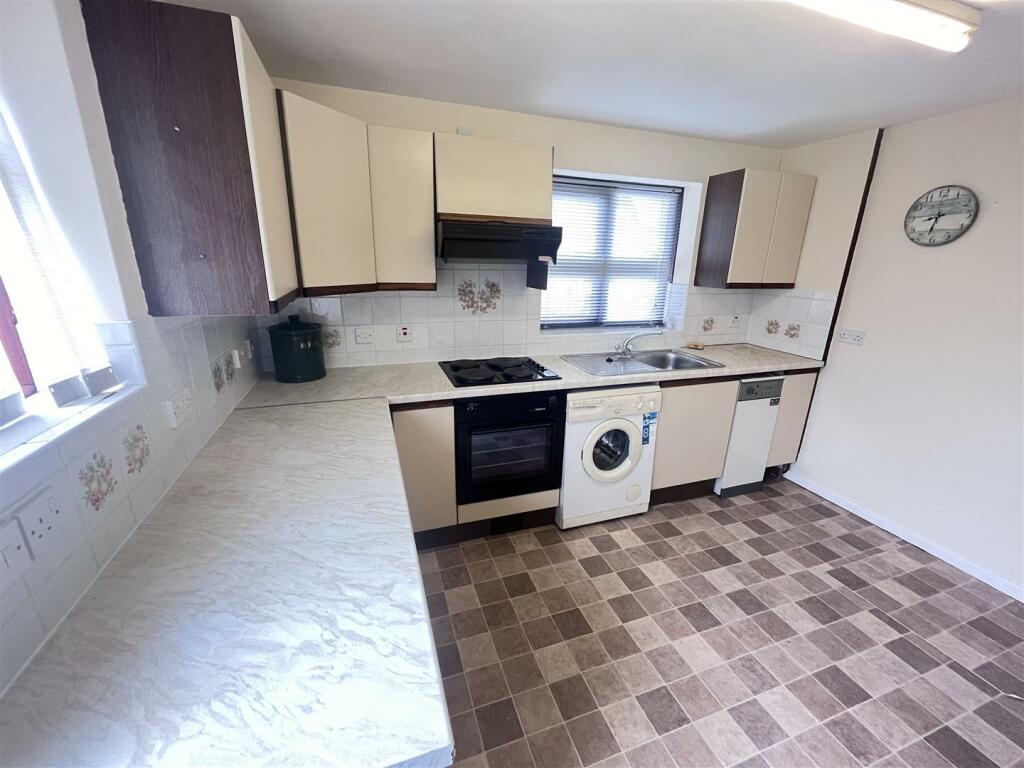 kitchen 1.JPG