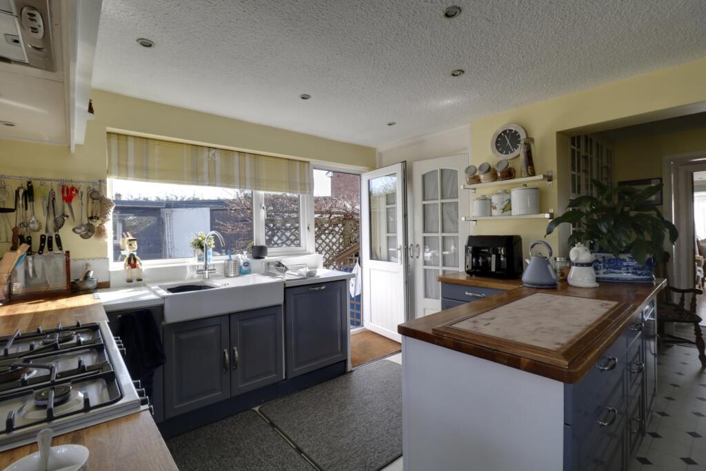 Kitchen b