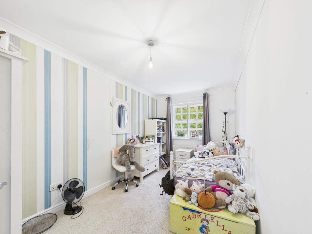 CAM01354G0-PR0601-STILL029