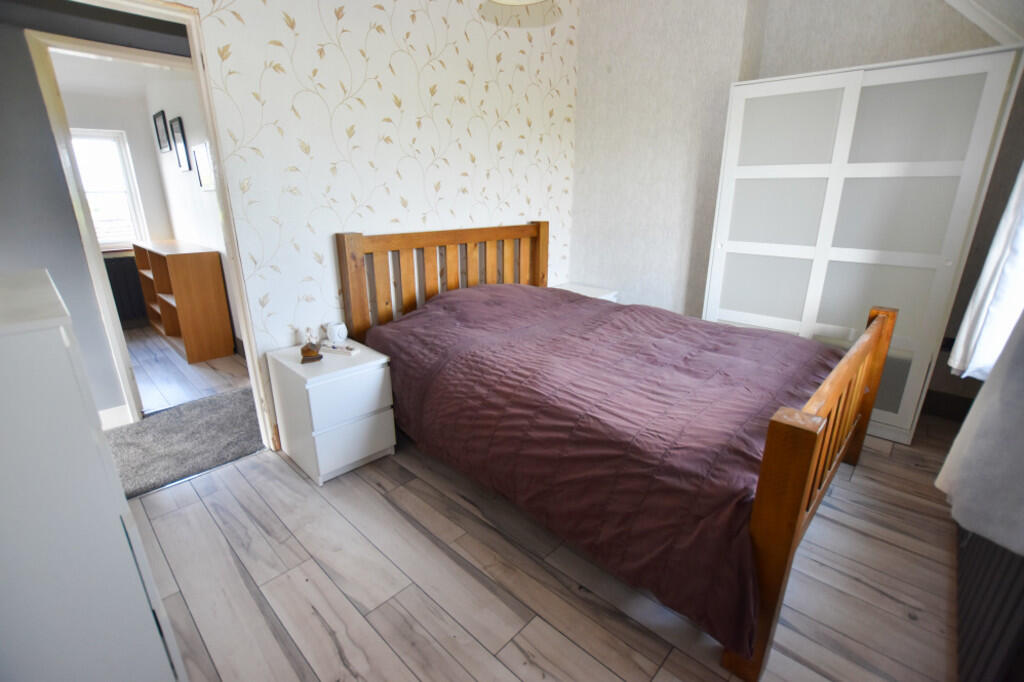 Bedroom 1b