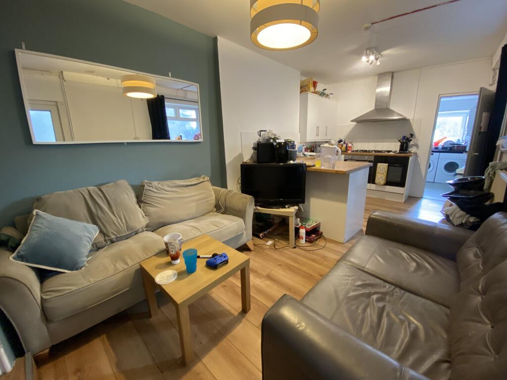 Lounge Kitchen