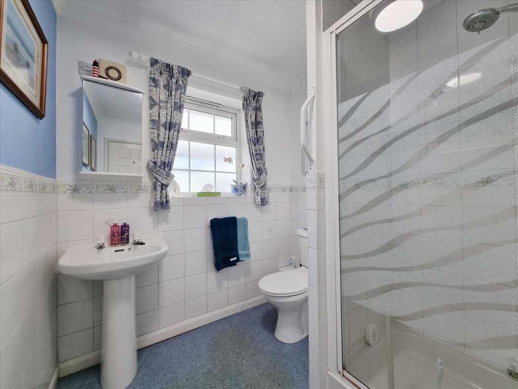 Shower Room: