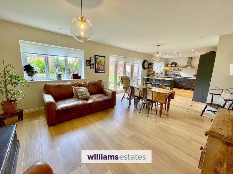 Kitchen/ Dining/ Living