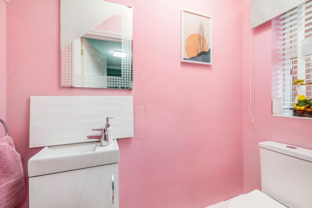 5 Richard Busby Way (Lutton)-26