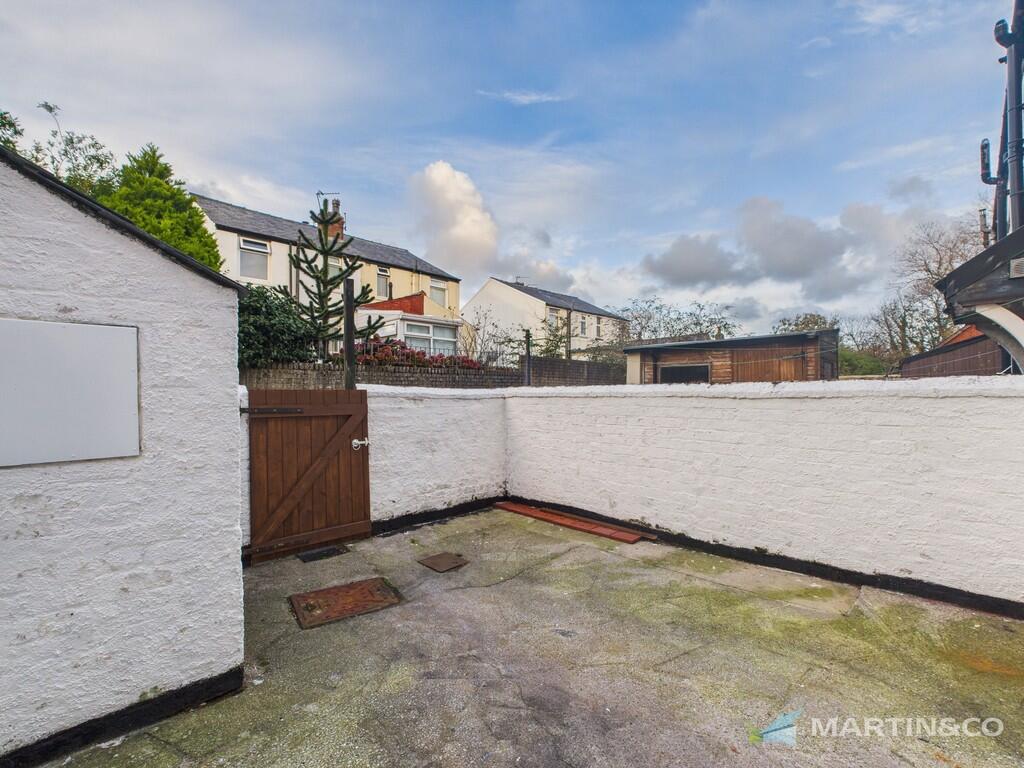 CAM02318G0-PR0546...