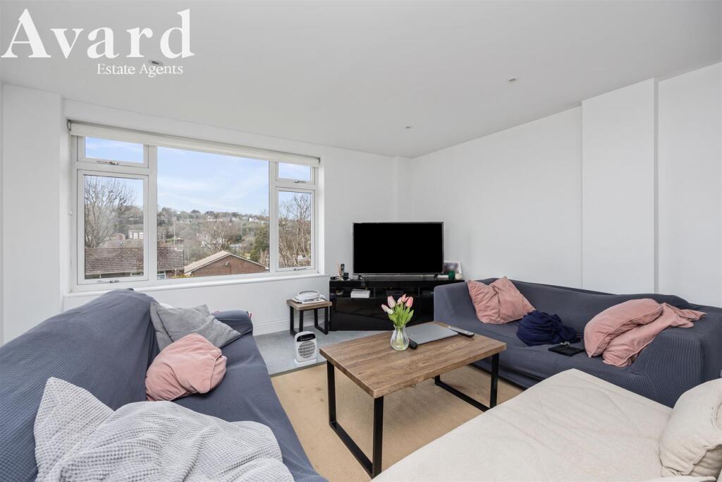 Varndean Drive_Monterey Court_Flat 9-009.jpg