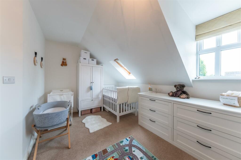 27 Harthill Close-023.jpg
