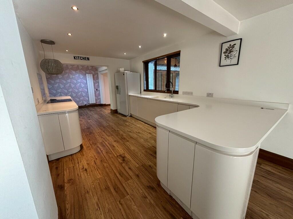 Contemporary Kitchen