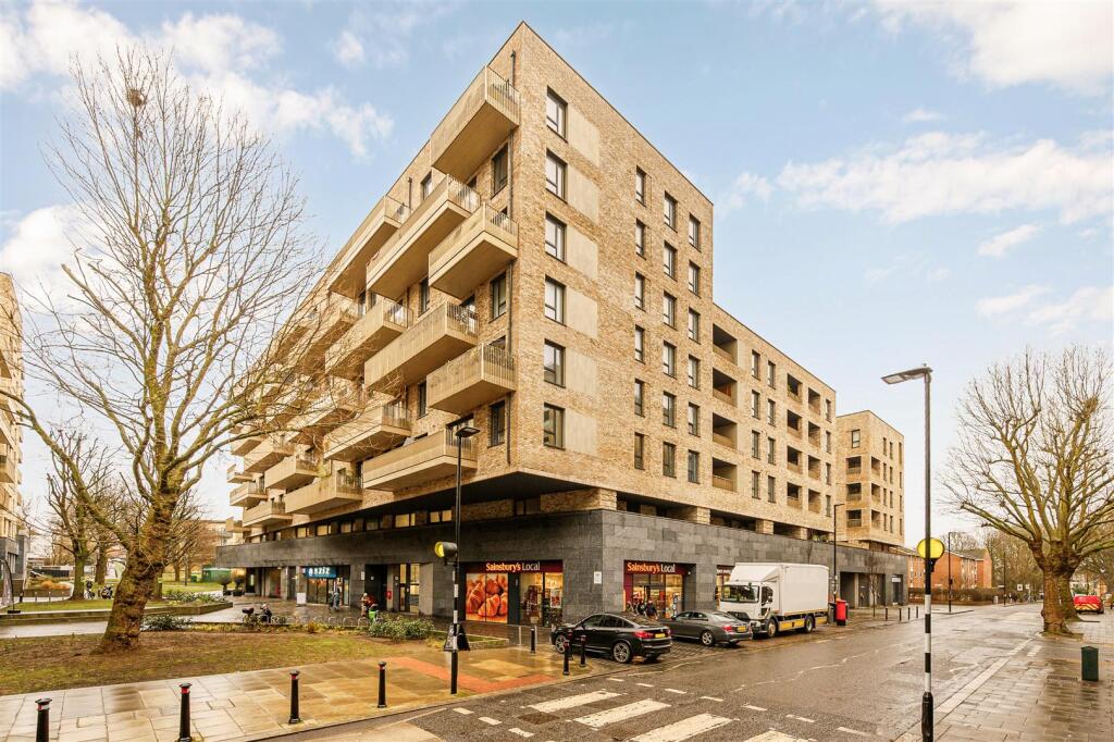 21 Donne Court-1.jpg