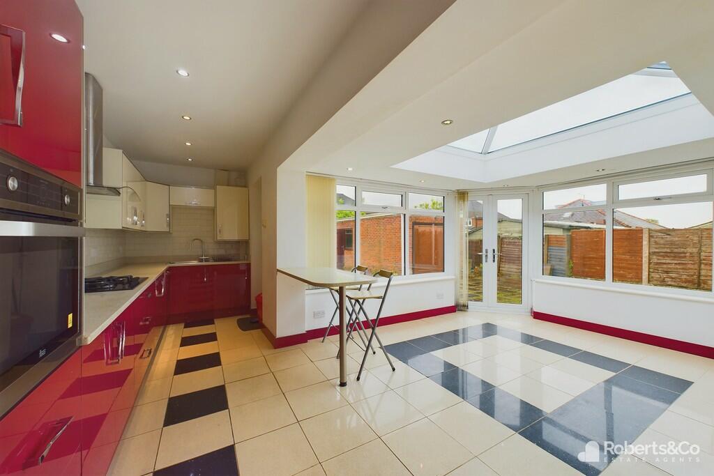 Open Plan Dining ...