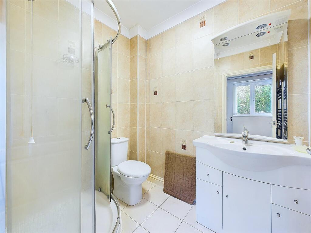 Master En-Suite