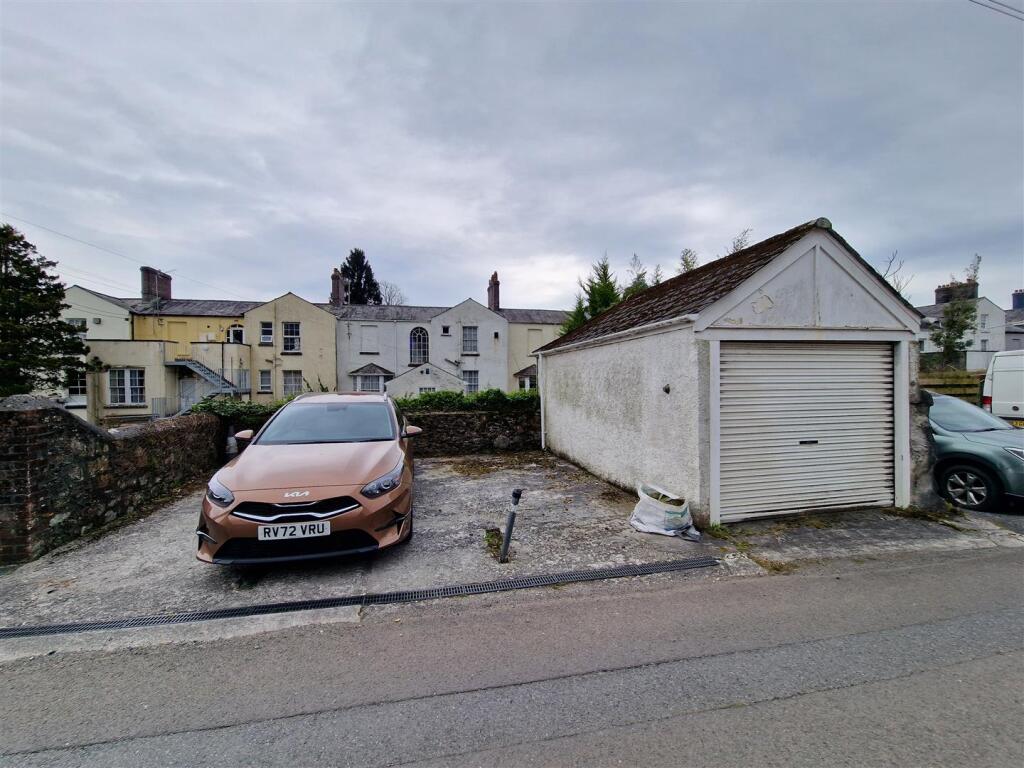 Garage and Parking.jpg