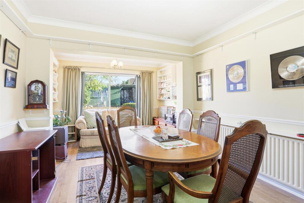 1577563810 - 15 Barrow Avenue SM5 - 4.jpg