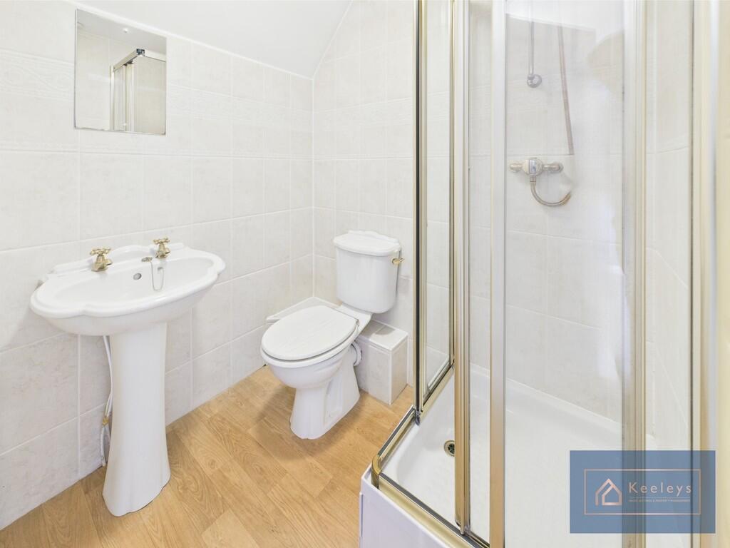 En-suite to bedro...