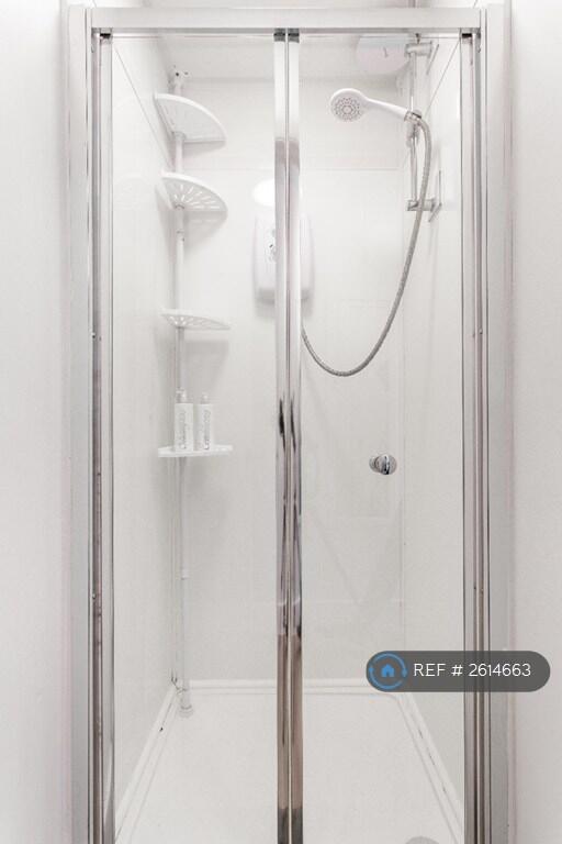 Shared Separate Shower Room 