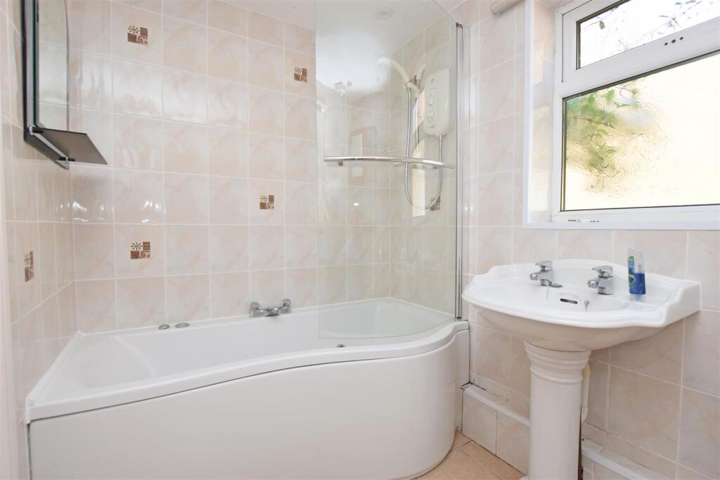 Bathroom V2.JPG