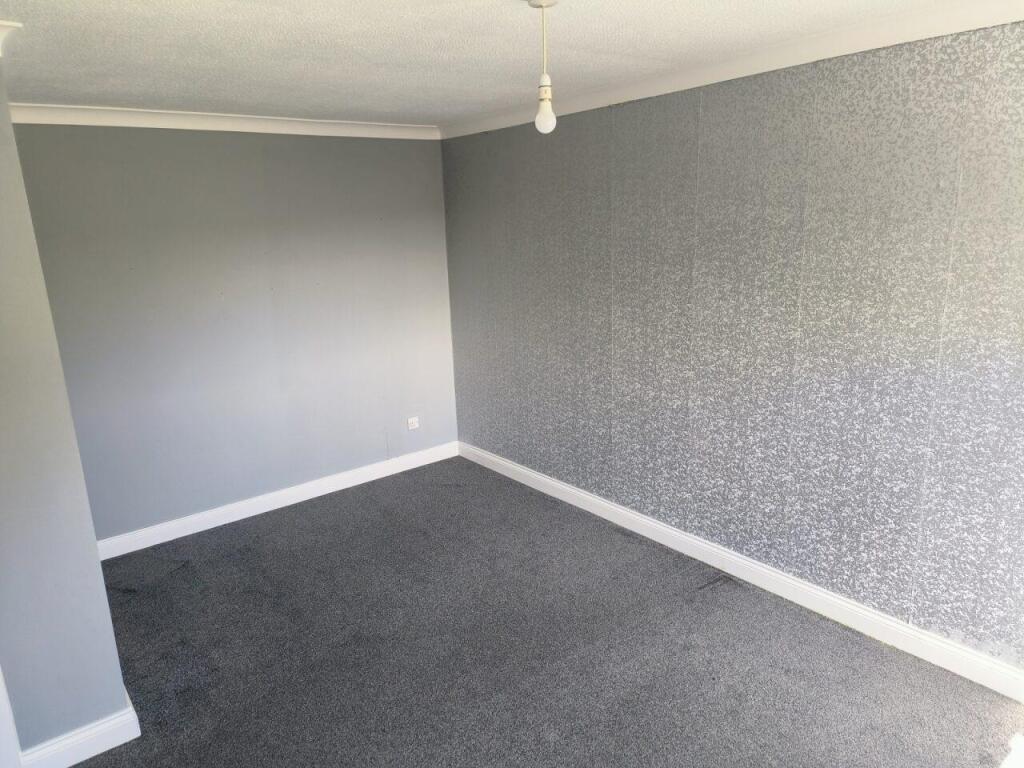 BEDROOM 1 2.jpg