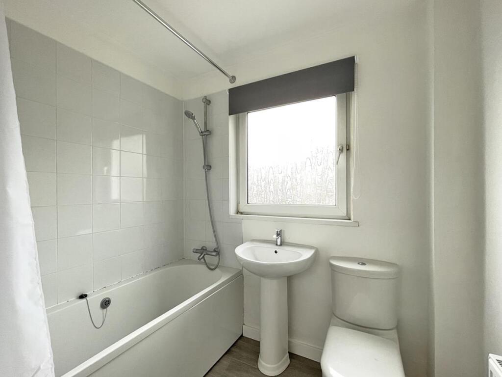 Tollox Place 19 - Bath.jpg