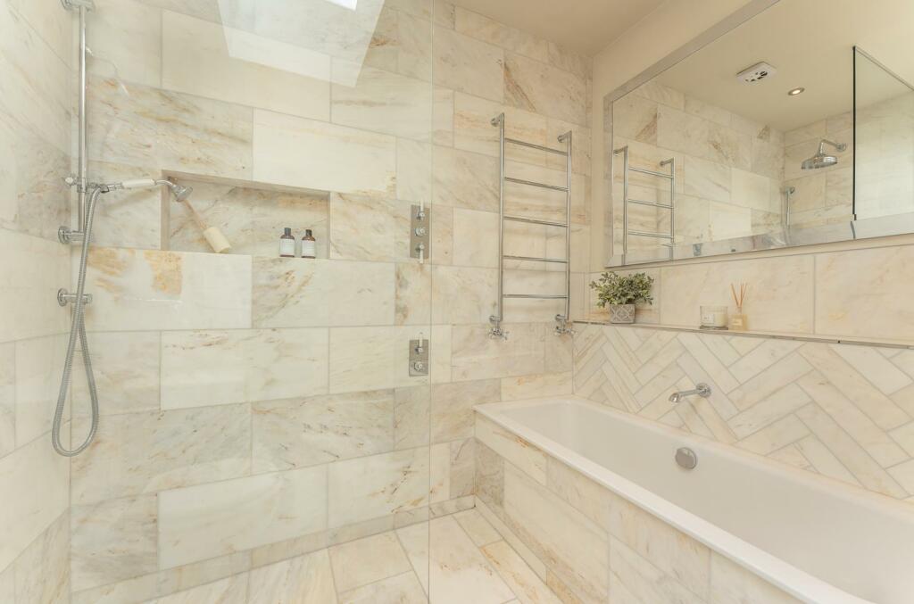 Bathroom - Regents Park Road .jpg
