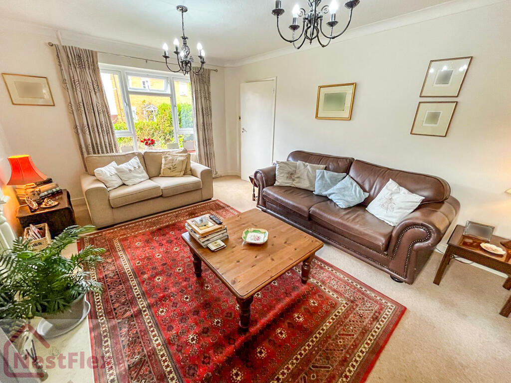 Lounge - 15 Trafalgar Square .2LGSo