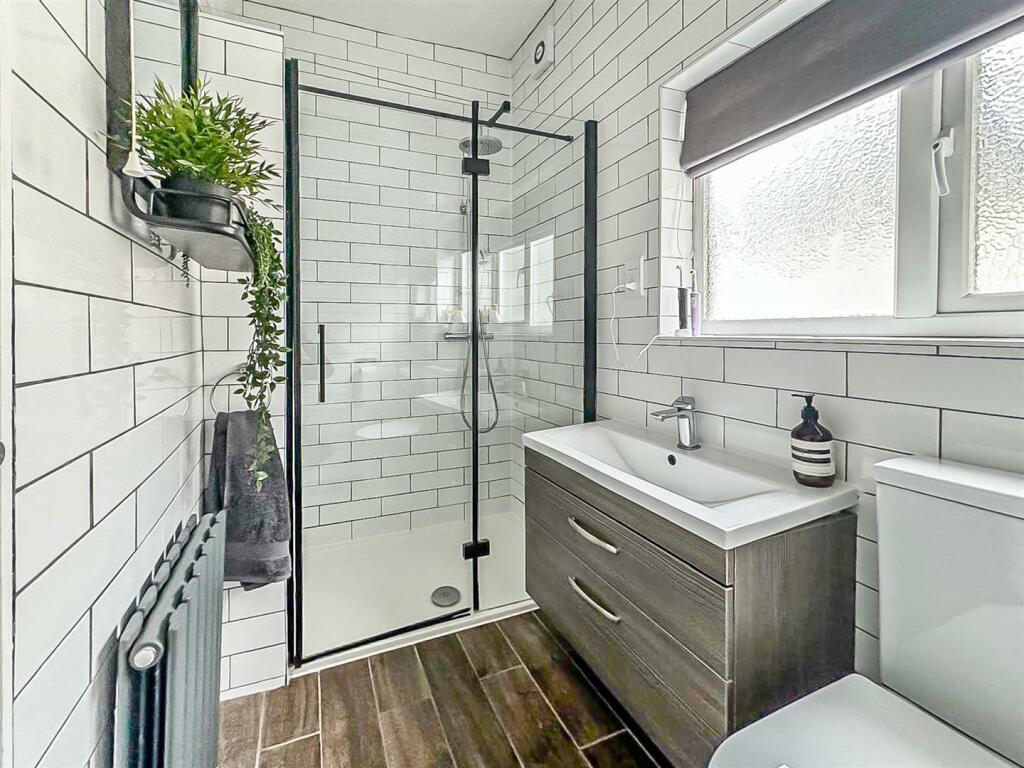 shower room_.jpg