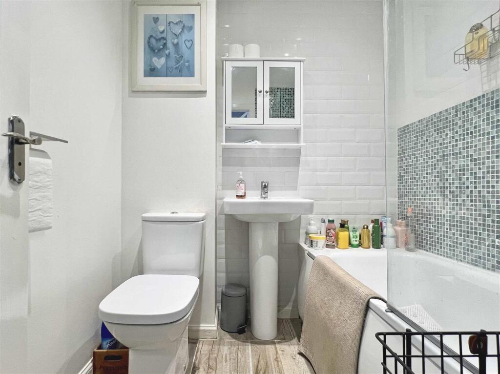 Bathroom.jpg