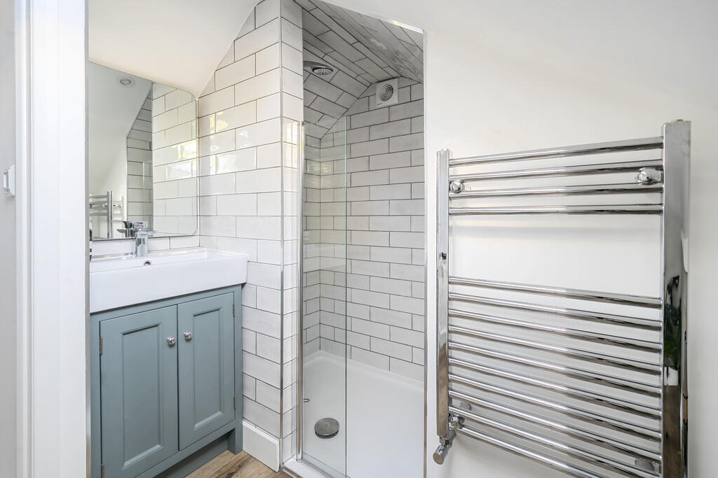 Shower Room 1st F...