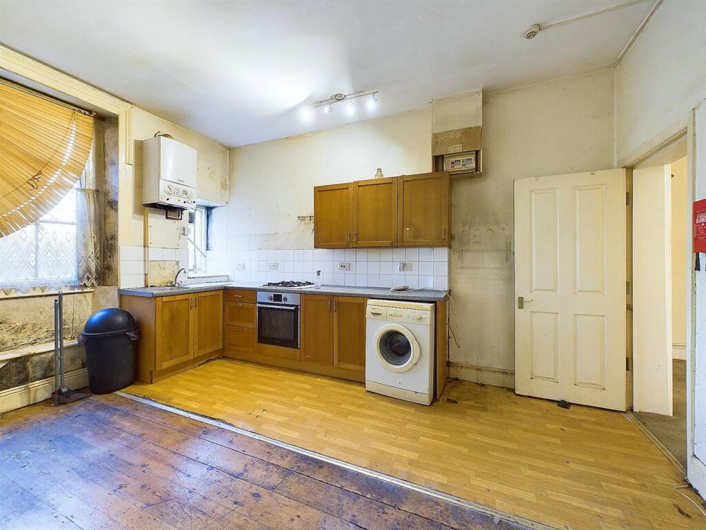 3 - 1 bedroom garden flat.jpg