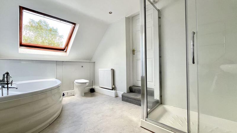 En-Suite to Bedroom 1