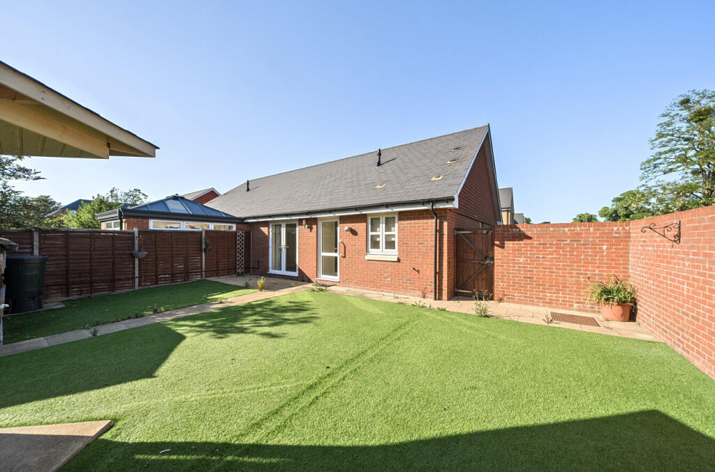 1295630-10-682772...