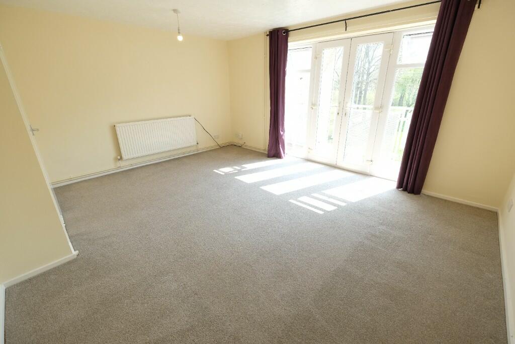 SITTING/DINING ROOM