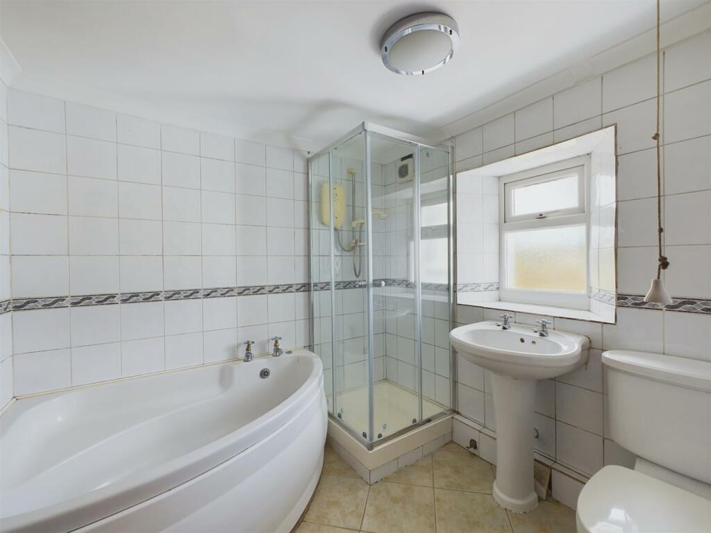 Ground Floor Bathroom